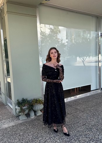 Siyah parıltılı elbise