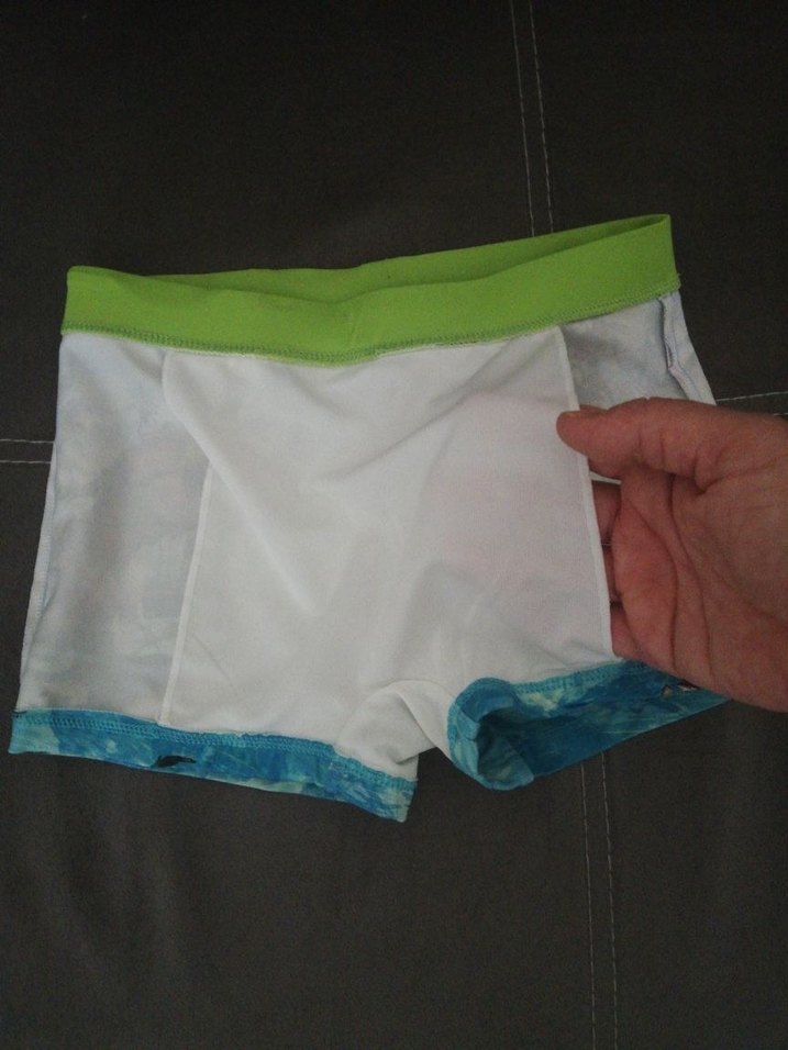 LCWAIKIKI Marka Renkli Dinozor Desenli Erkek çocuk deniz Şortu - Görsel 3