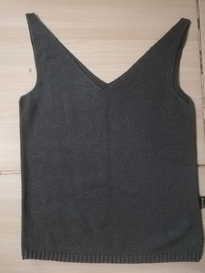 Kadın füme rengi V Yaka askılı merserize bluz - Görsel 2