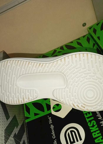 Siyah Yılan Desenli Bağcıklı Spor Ayakkabı - Görsel 4