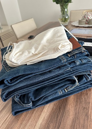 Gri ve Beyaz Casual Kadın Denim Pantolon