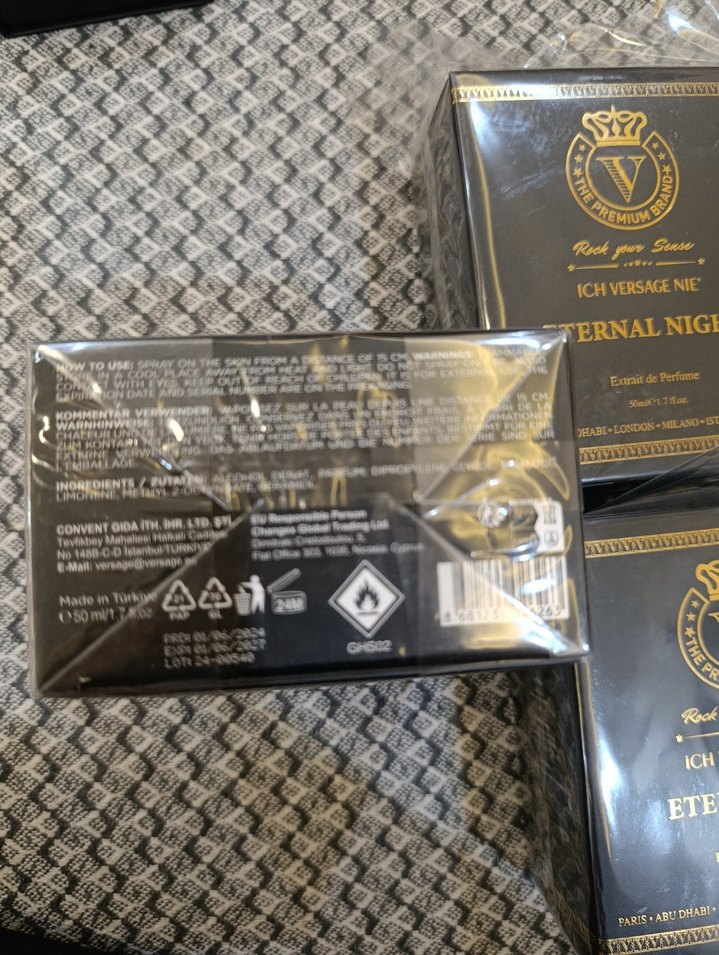 Erkekler için Altın Renkli Vintage Klasik Parfüm tane fiyatıdır - Görsel 4