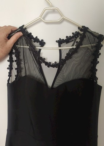 Dantel Detaylı Siyah Midi V Yaka Elbise - Görsel 2