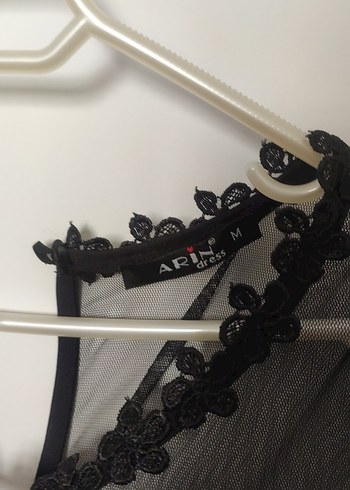 Dantel Detaylı Siyah Midi V Yaka Elbise - Görsel 4