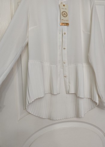 Kadın Beyaz Pileli Keten Gömlek - Görsel 2