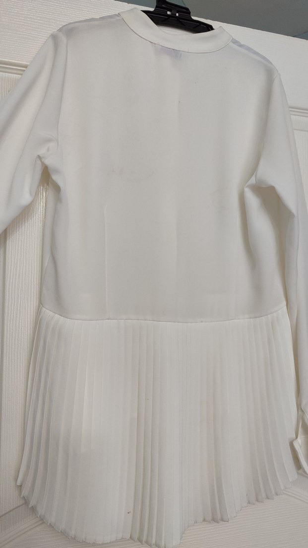 Kadın Beyaz Pileli Keten Gömlek - Görsel 3