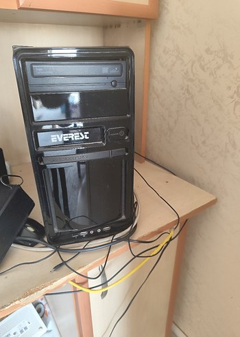 Beyaz CRT Bilgisayar, kasa, klavye, hoporlörü ve mouse - Görsel 4