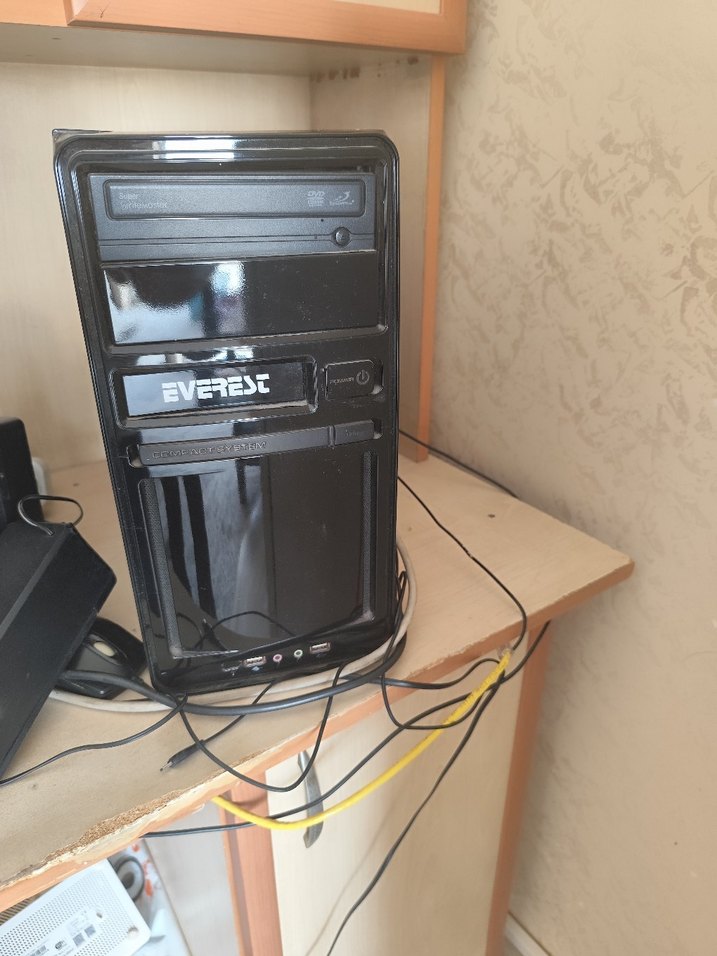 Beyaz CRT Bilgisayar, kasa, klavye, hoporlörü ve mouse - Görsel 4