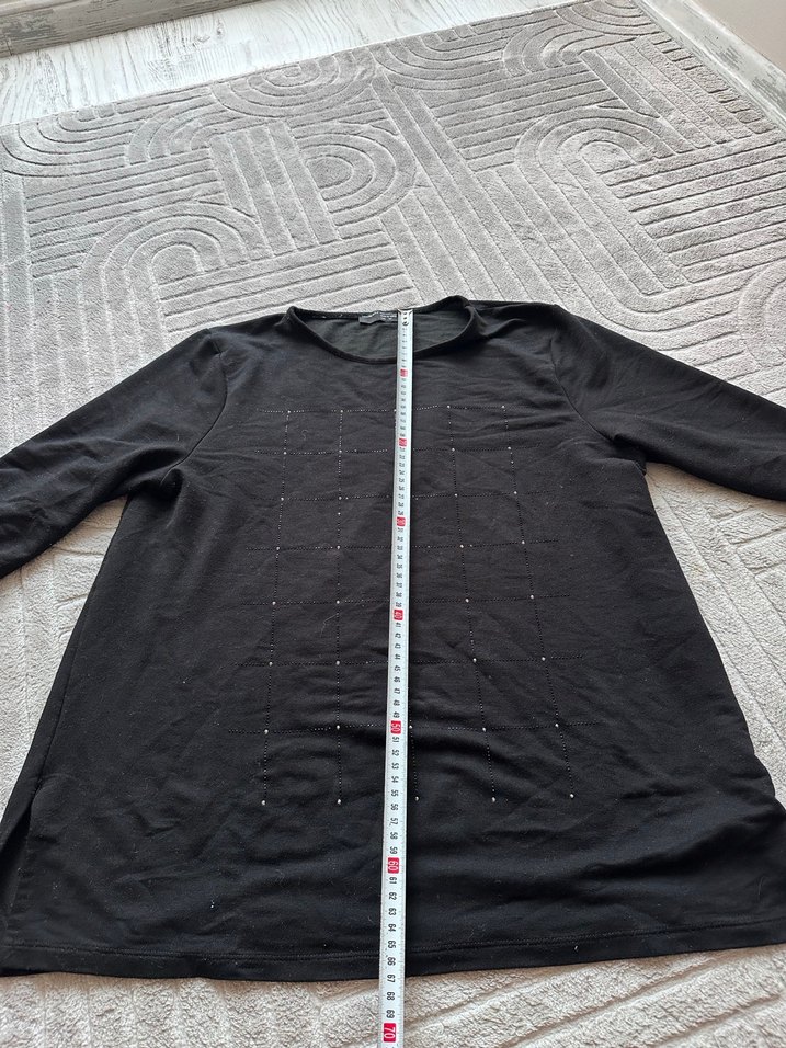 Siyah Payetli Tişört - Görsel 2