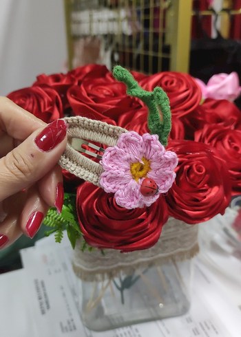 Renkli Örgü Çiçekli Çocuk Toka - Görsel 2