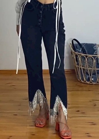 Püsküllü Nakışlı Bol Kesim Denim Pantolon
