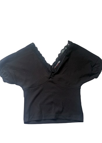 Dantelli V Yaka Siyah Mini Bluz