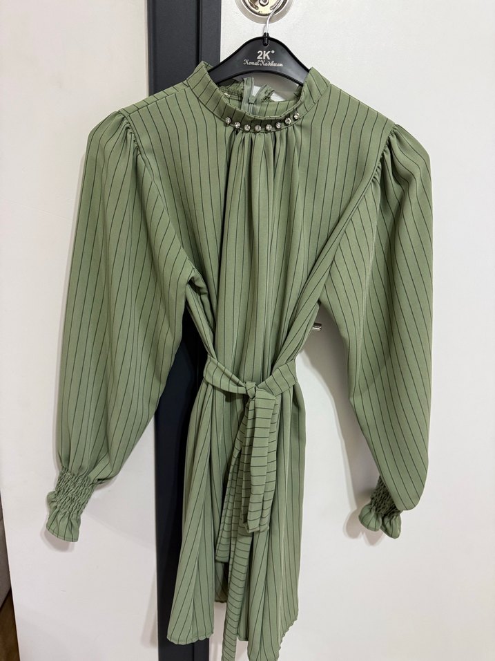 Yeşil Çizgili Uzun Kollu Bluz - Görsel 2