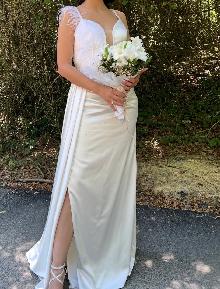 V Yaka Beyaz Uzun A Kesim Gelinlik - Görsel 3