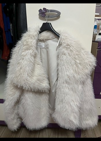 Stradivarius Stradivarius Beyaz Midi Peluş Kadın Ceket