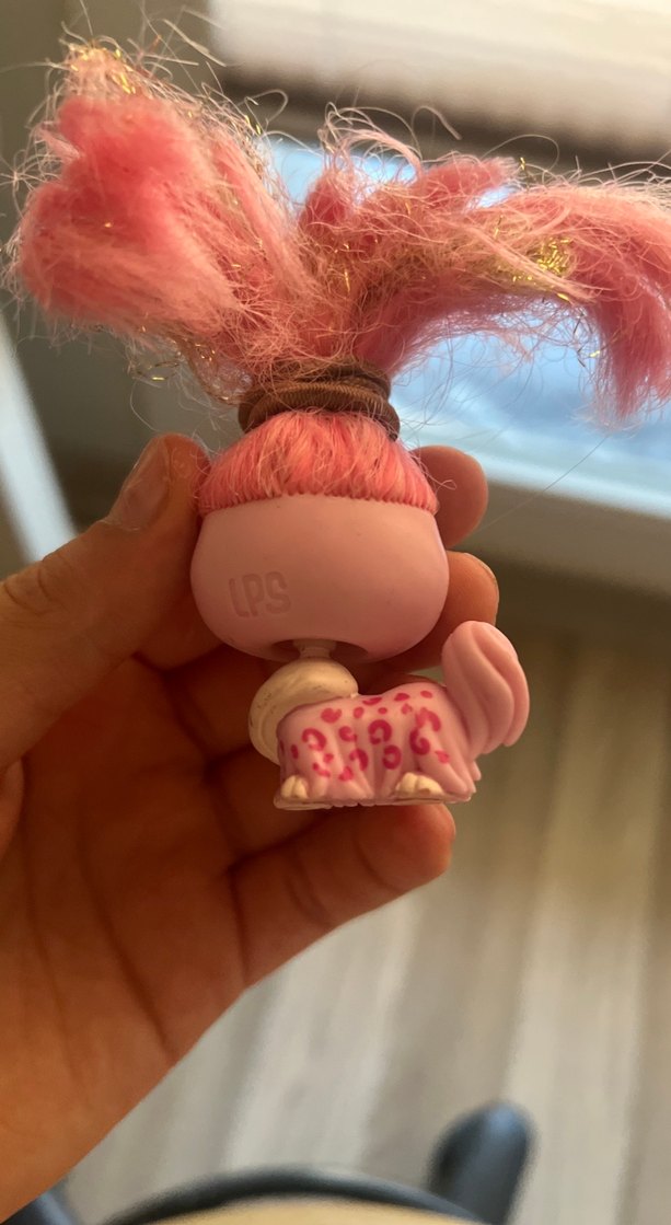 Pembe Saçlı Aksiyon Figürü lps miniş - Görsel 2