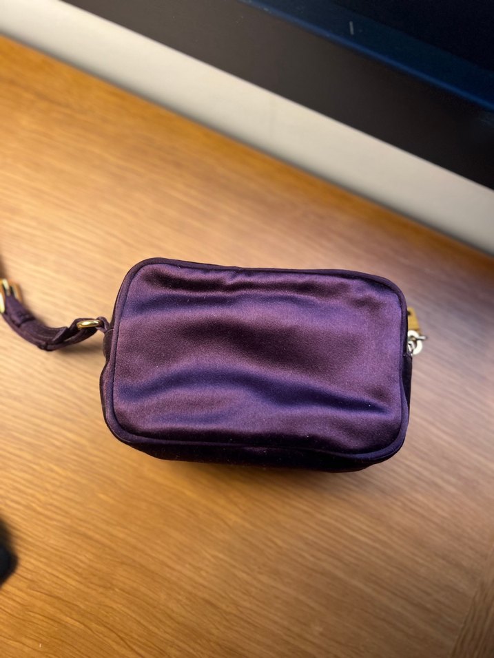 Prada Mini Mor El Çantası - Görsel 4