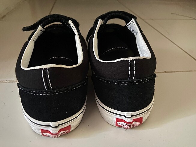 Vans Bir kez giyildi