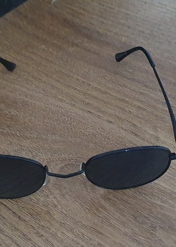 Siyah Tokalı Retro Kadın Güneş Gözlüğü - Görsel 2