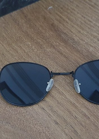 Siyah Tokalı Retro Kadın Güneş Gözlüğü - Görsel 3