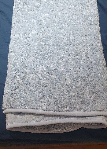 Gri Beyaz Yumuşak Desensiz Battaniye - Görsel 2