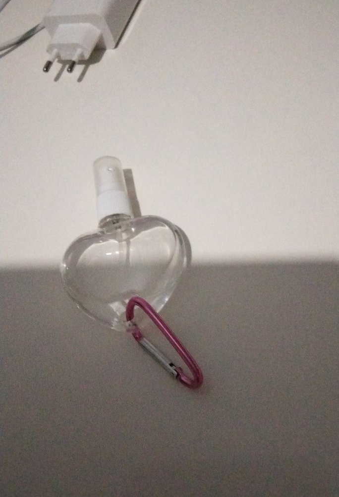 Kalp Şeklinde Kadın Parfüm Şişesi - Görsel 3