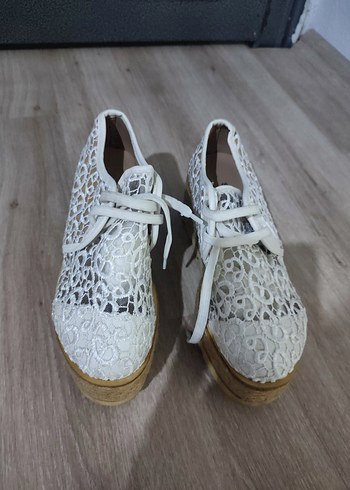 Dantel Detaylı Beyaz Dolgu Topuklu Kadın Spor Ayakkabı - Görsel 4