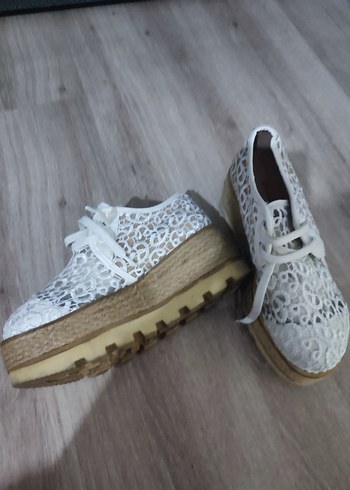 Dantel Detaylı Beyaz Dolgu Topuklu Kadın Spor Ayakkabı - Görsel 2