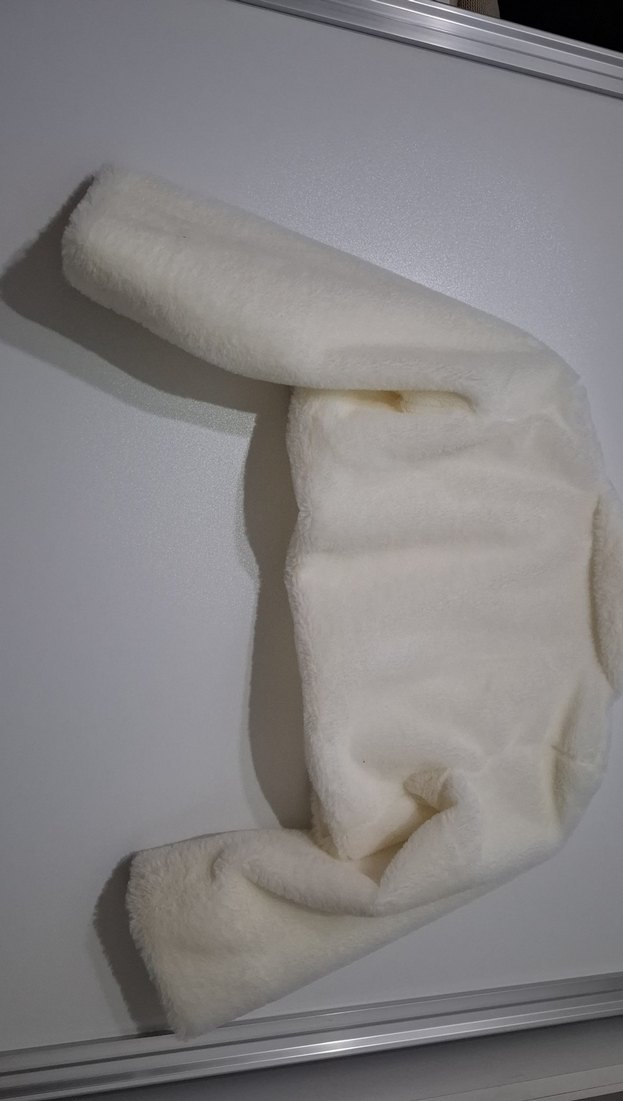 Beyaz renkli peluş yumuşacık çocuk ceketi. - Görsel 3