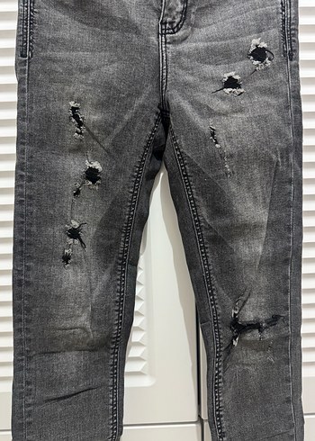 32 Beden Gri Yırtık Detaylı Kadın Skinny Jean