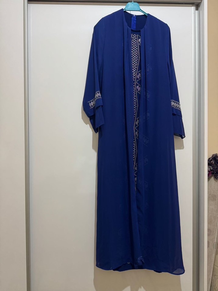Mavi Nakışlı Uzun Kollu Uzun Elbise - Görsel 2