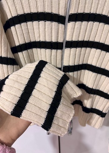 Bej Siyah Çizgili Kısa Örgü Kadın Kazak - Görsel 2