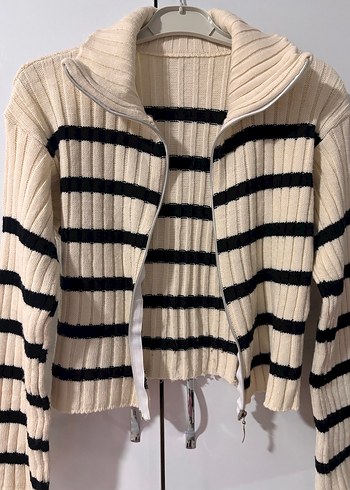 Bej Siyah Çizgili Kısa Örgü Kadın Kazak - Görsel 4