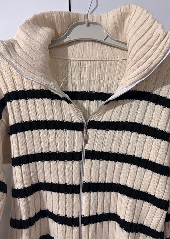 Bej Siyah Çizgili Kısa Örgü Kadın Kazak - Görsel 3
