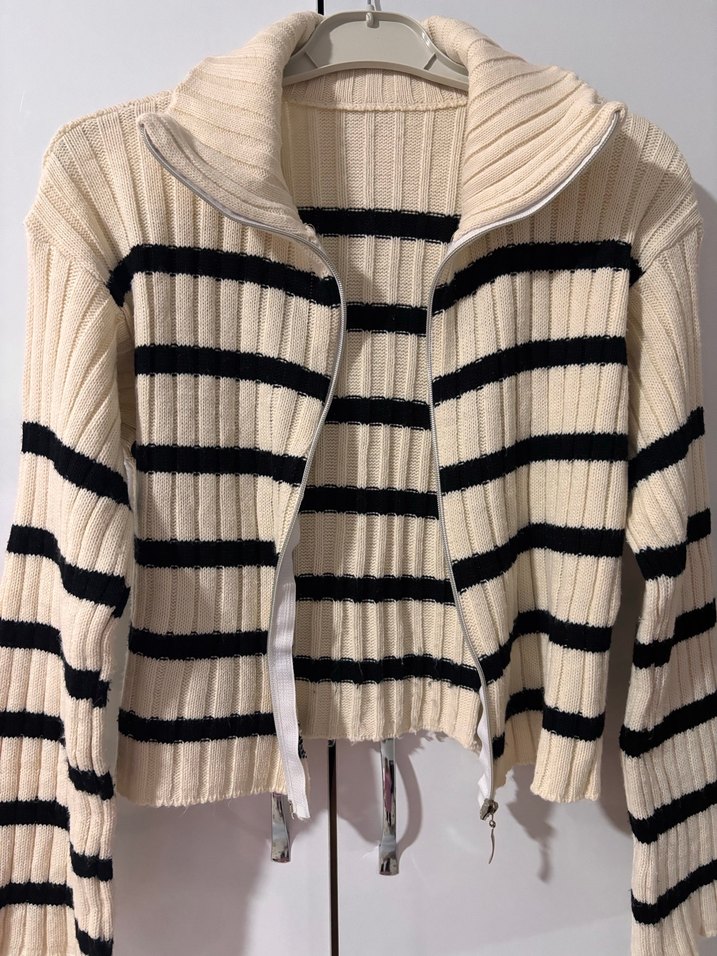 Bej Siyah Çizgili Kısa Örgü Kadın Kazak - Görsel 4
