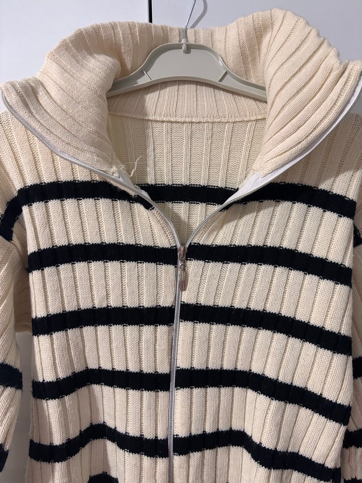 Bej Siyah Çizgili Kısa Örgü Kadın Kazak - Görsel 3
