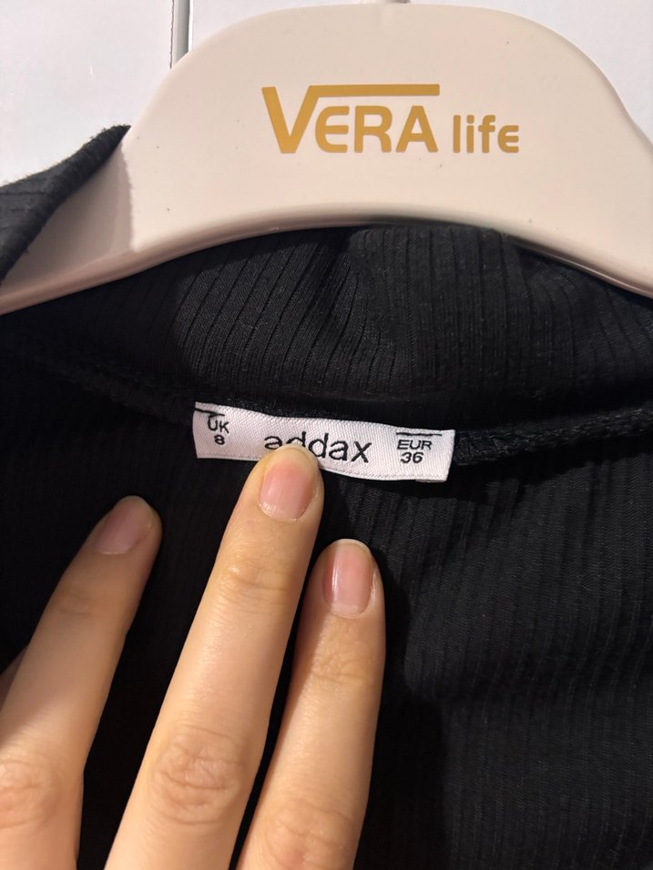 Uzun Kollu Siyah Crop Top Fermuarlı - Görsel 3