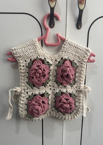 Çiçek Desenli Kız Örgü Yelek - Görsel 4