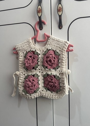 Çiçek Desenli Kız Örgü Yelek - Görsel 5