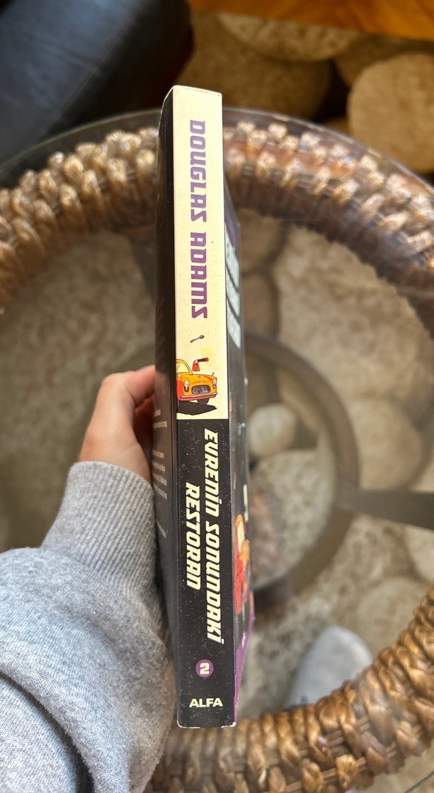 Evrendin Sonundaki Restoran - Douglas Adams - Görsel 3