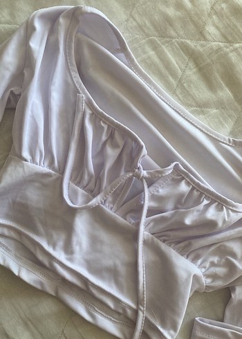 Urban Outfitters ipli crop