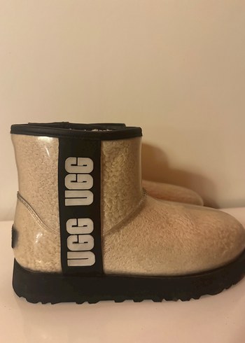 Ugg Bej Kisa Bot