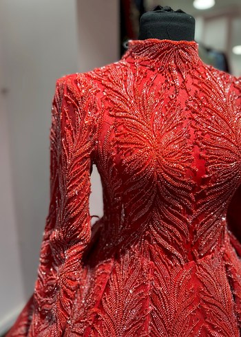 38 Beden Boncuk İşlemeli Kırmızı Uzun Kollu Henna Elbise