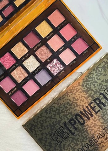 Huda Beauty huda beauty Göz Farı Paleti