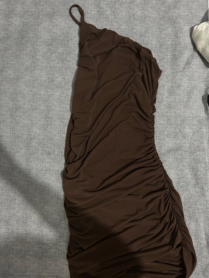 Kahverengi Drapeli Midi tek omuz  Abiye Elbise - Görsel 3