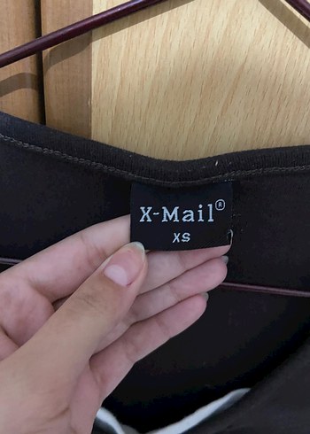 Düğmeli V Yaka Uzun Kollu Bluz - Görsel 3