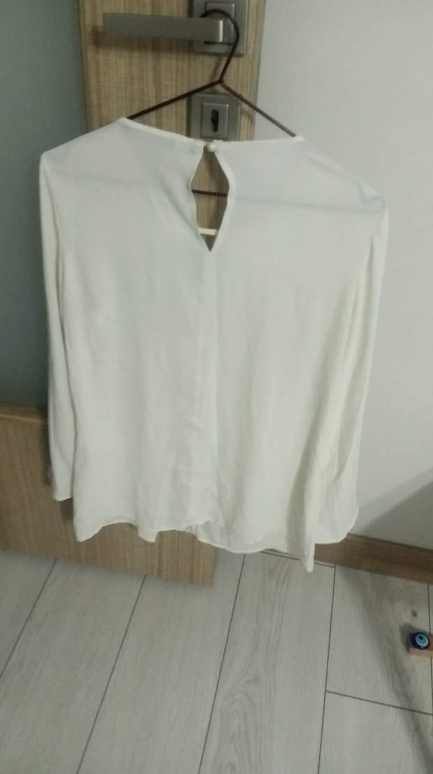 Bohem V Yakalı Beyaz Keten Bluz - Görsel 4