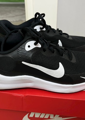 Nike 36.5 numara Nike FB7689-003 REVOLUTION 7 (GS)