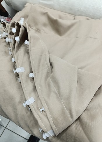 Düğmeli Bej fonluk kumaş perde - Görsel 2