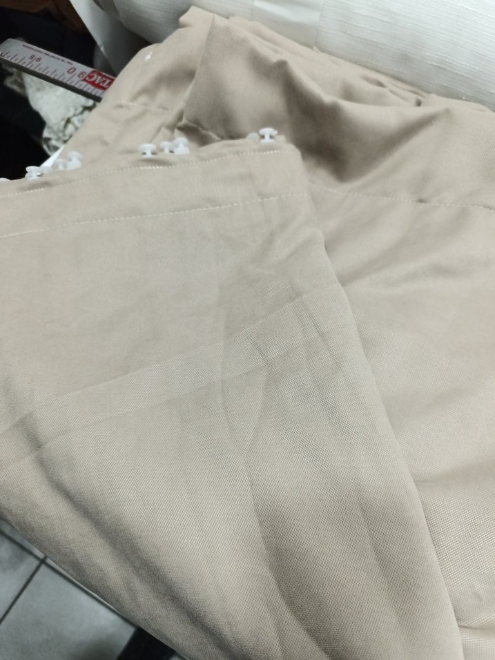 Düğmeli Bej fonluk kumaş perde - Görsel 3